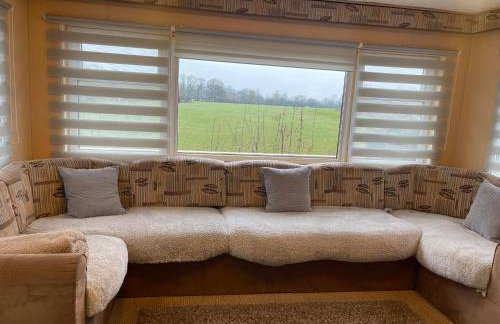 Caravan 5 by The River Severn, dog friendly, great for contractors, walkers and fishing on the river - Photo 4