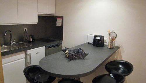 Appartement 2 Pièces, Ski au Pied, Balcon Sud, Confort pour 6 - FR-1-459-62 - Foto 2