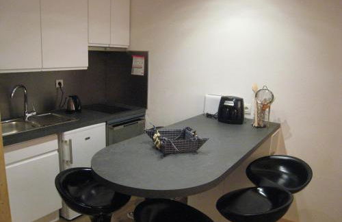 Appartement 2 Pièces, Ski au Pied, Balcon Sud, Confort pour 6 - FR-1-459-62 - Foto 2