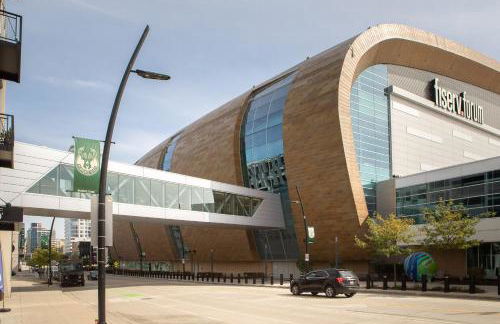 Modern 1BR Apt with Rooftop, Gym, and Parking - Foto 27