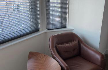 Spacious 2 bedroom flat nearby train and bus station - Foto 34