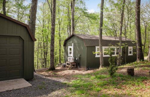 Tiny Cabin w Fire Pit Game Room and Dog Friendly - Foto 45