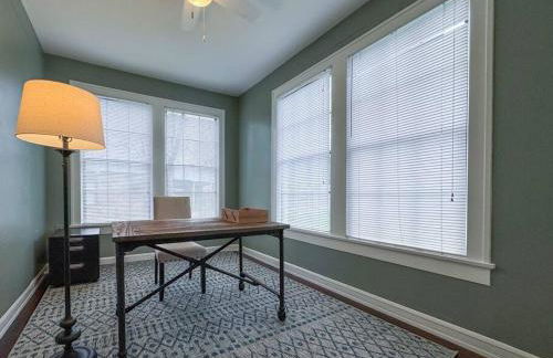 New Comfy Bungalow on Washington-Dedicated Office - Photo 13