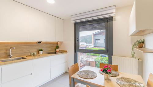 Gran chalet con amplio jardín próximo a Pamplona - Foto 5