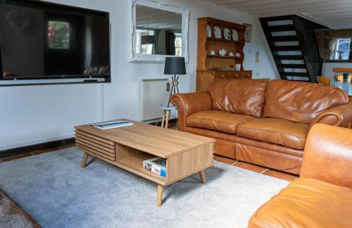 Beautiful Cornish barn in the stunning Lamorna valley with large garden - Photo 7