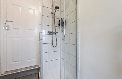 CityBuzz 4 Bedroom House in Nottingham Sleep 7 - Foto 36