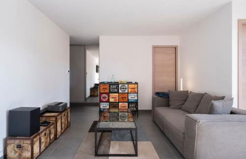 AZALEE - Parking gratuit - Terrasse couverte - Proche transport - Tout équipé - Photo 3