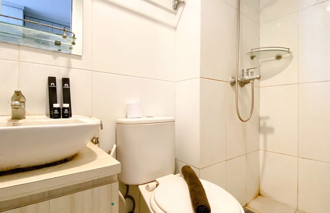 Cozy Stay Studio Tamansari Mahogany Karawang Apartment - Photo 13