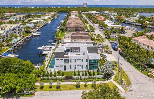 Three Story Waterfront Villa with Basketball and Mini Golf - Foto 68