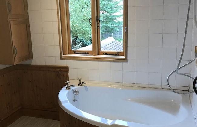 Village Period Cottage Next to a Idyllic Stream - Foto 13