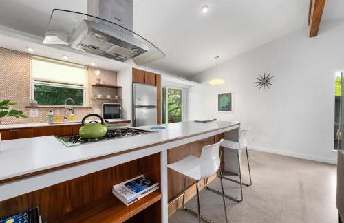 Quiet Haven with Huge Fenced Yard Fast Internet by Lodgewell - Photo 7