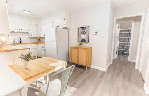 Comfy and Convenient Duplex - Foto 11