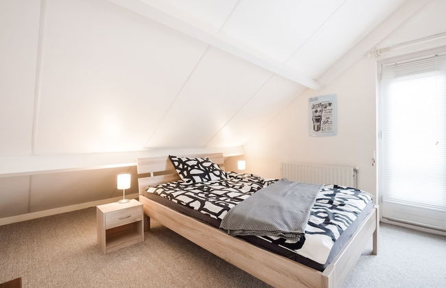 Lush Bungalow in Beek Gem Montferl& with Hot Tub - Photo 7