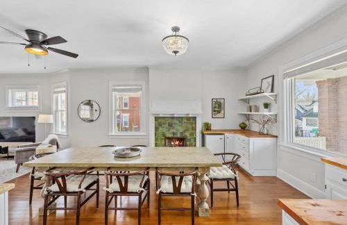 Deluxe 6 Bedroom 3 Min to Downtown w 2-car Driveway - Foto 3