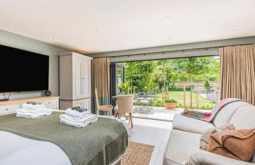 Charming Bosham Garden Lodge - Pass the Keys - Foto 17