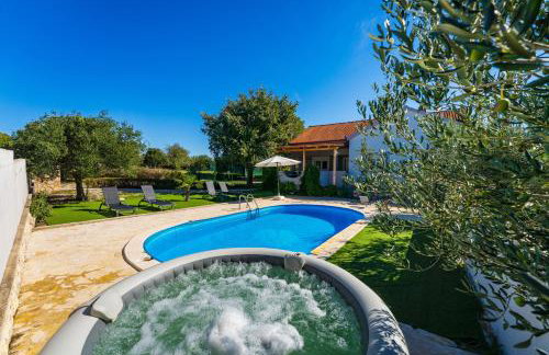 My Dalmatia - Holiday home Emily with private pool - Foto 6