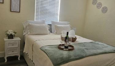 Palmera House in Tampa with Hot Tub 10 minutes from Airport & Busch Gardens - Foto 3