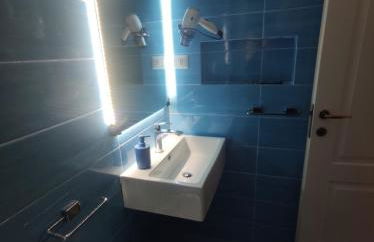 My Little House - appartamento con patio e parcheggio privato a 5 minuti dalla spiaggia e dal centro - Foto 28