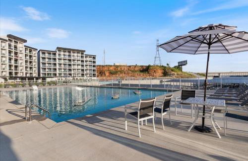 Lakefront Topsider Condo w/ Boat Slip, 2 Pools & Large Deck - Foto 57