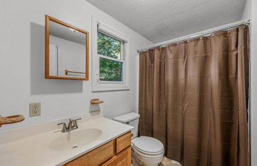 Almost Heaven - Grill, 2 King Beds, Wifi, Deck, Pool Access, Hiking, Wood Stove, Family Friendly - Foto 18