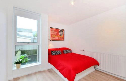 Midtown London Apartment - Photo 1