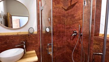 Mucho WOW - Foto 5, Shower