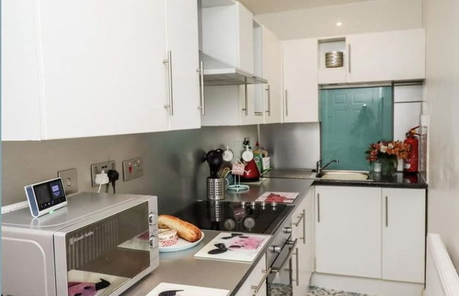 1 Bed Studio Sleeps 4 - Seaside, Dog Friendly - Photo 4