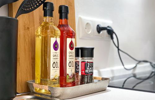 Freundliche Ferienwohnung mit Regendusche, Küche, Waschmaschine&Trockner, TV, WLAN - Photo 17