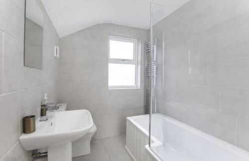 4 bedroom house close to Walmgate bar sleeps 7 - Foto 18