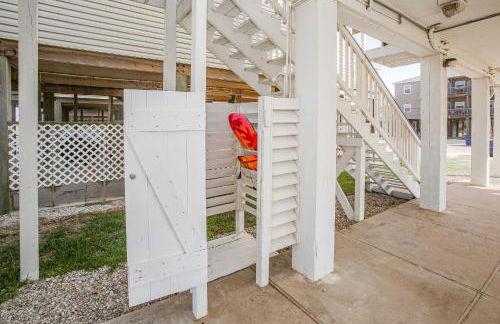 Walk to Shore and Eats Surfside Beach Gem with Deck - Photo 36