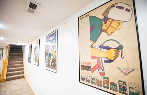 Work & Relax, 3BR Home with Office, Close to Downtown & Prairie Trail, Parking - Foto 30