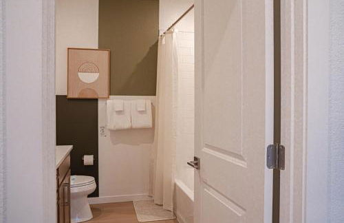 Brand New, Cozy & Modern Condo - Dogs Welcome - Foto 18