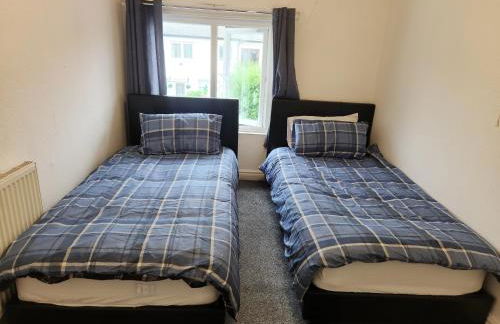 Doncaster Serviced Accommodation - Apartments - 3 Bed House-Close To A1 & M18 - Contractors - Business Travellers - Families - Foto 18