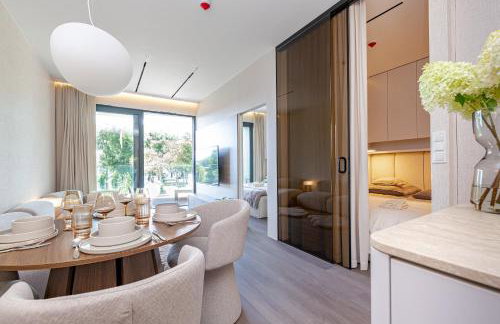 Omega Lake Prestige # 5 Private Pool & Jacuzzi & Sauna & Gym & Lake Access - Foto 2