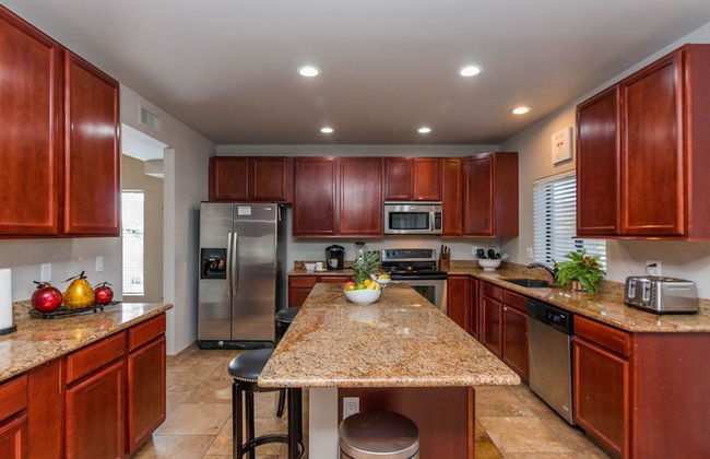 Backyard Playground! Golf Sport Court & Hot Tub! - Foto 10