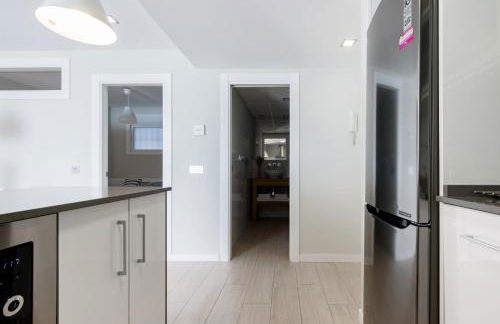 Sorolla 105, luxury, beach, free parking, all services, quite neighborhood, SO - Photo 13