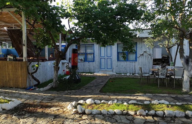 Ata Bungalows - Photo 1