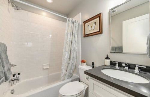 Cozy Two-Story Cottage Near Historic Folsom! - Foto 42