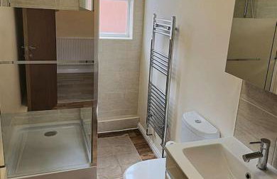 Spacious Home for Longer Stays - Contractors & Relocators Welcome - Photo 9