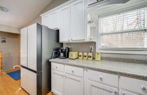 Lakefront Eatonton Getaway with Dock and Grill! - Foto 10