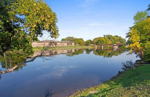 Lazy River Villa - Hottub! Fenced Yard! Fire Pit! - Foto 88