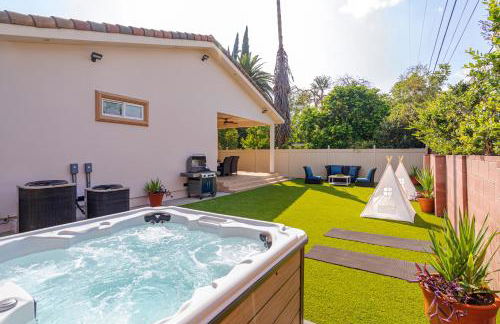 Regal 4 bed with hot tub close to Universal sleeps 15 - Foto 1