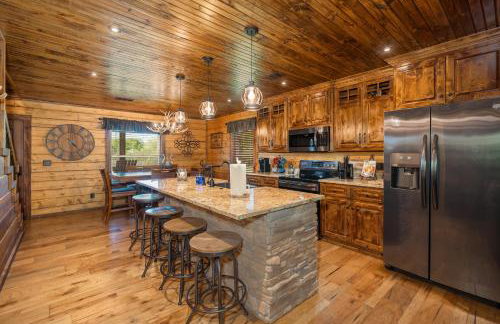 River Lodge Escape with Hot Tub - Foto 9