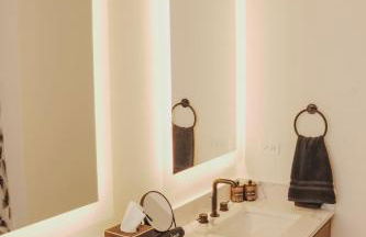 River North Private Balcony With In and Out Parking - Foto 20