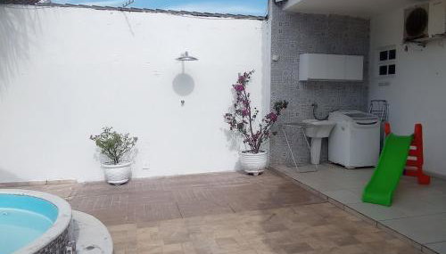 Casa Guarujá Esquina com Beira mar com Piscina grande na Enseada Pé na areia 50 metros - Foto 5