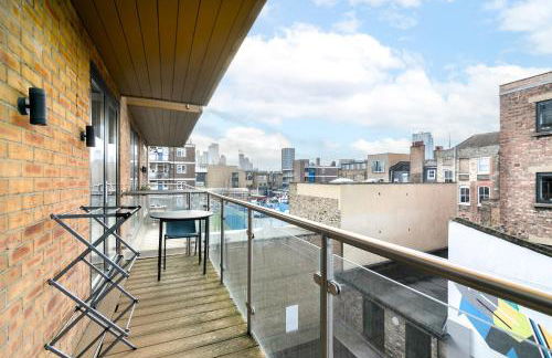2 Bedroom, 2 Bathroom Apartment with Balcony in Hoxton Shoreditch, Sleeps 6 - Foto 13