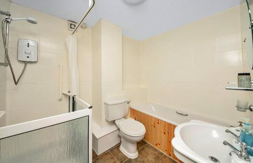 Finest Retreats - Kilburn Hall Apt - Photo 11