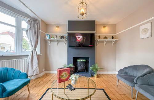 Spacious 3BDR House in New Malden with FREE Parking and Garden near Kingston upon Thames, Wimbledon & Raynes Park by NourNest Apartments - Foto 20