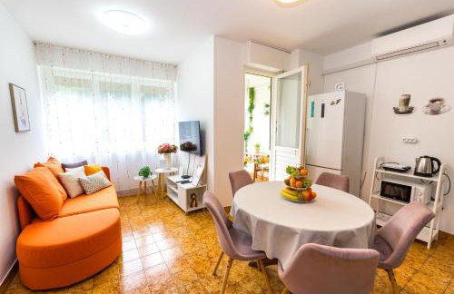 Cozy 2 Bedroom APT 15 Min Walk From Split Center and Beach - Foto 1