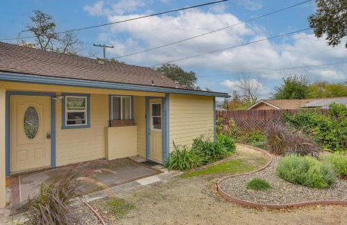 2 Mi to Dtwn Atascadero! Cozy Cottage with Yard - Foto 23